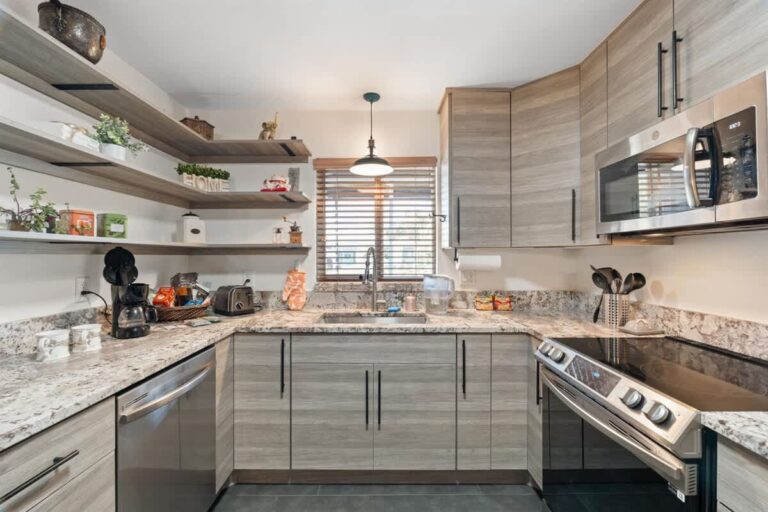 71868b28 ccb6 48 u zge